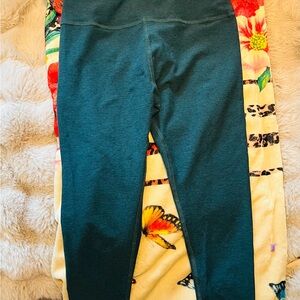 Beyond Yoga dark spruce mid rise Leggings large